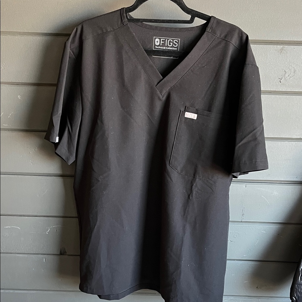 Figs Men's Black V-Neck Short Sleeve Tee